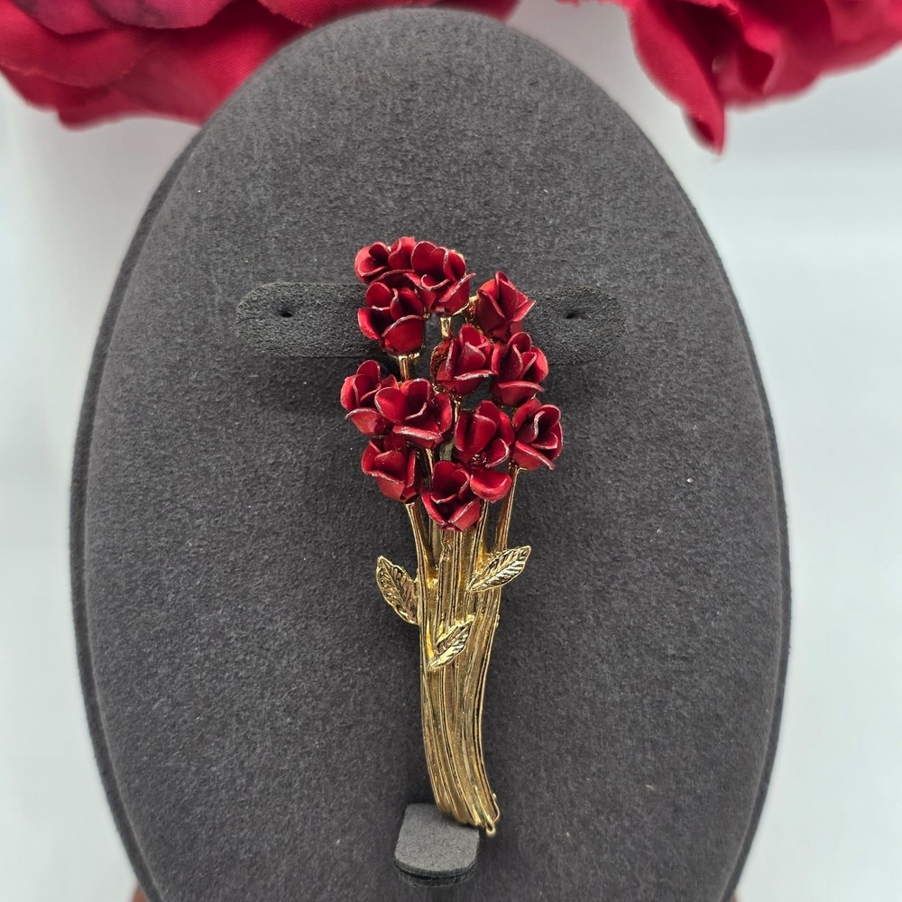 DM '97 Red Enamel Rose Bouquet Brooch Gold Tone Pin Vintage Jewelry Signed